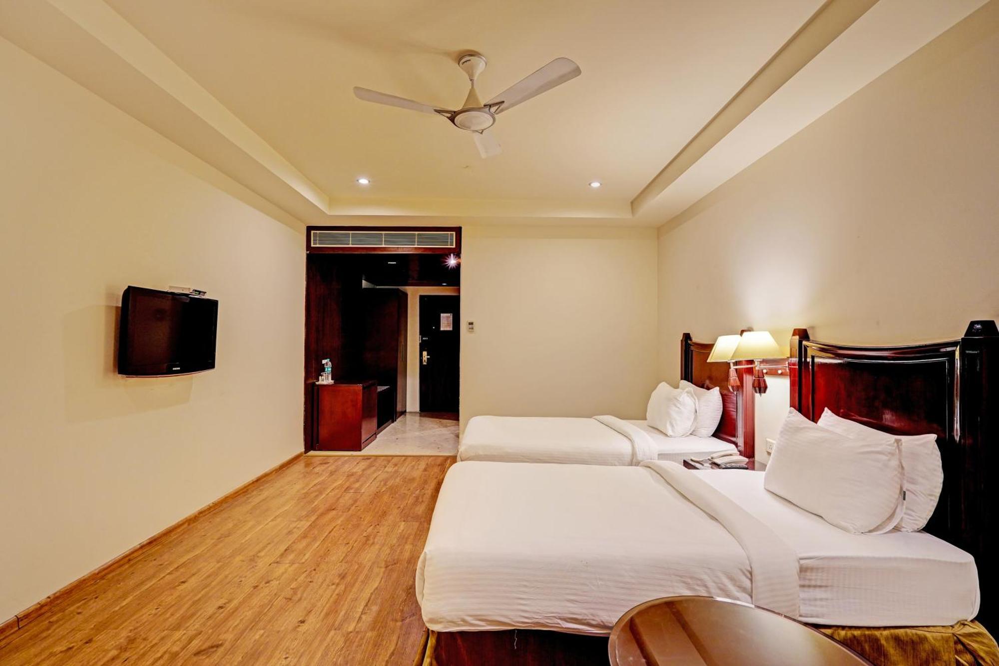 The Frist Collection Hotel New Delhi Exterior photo