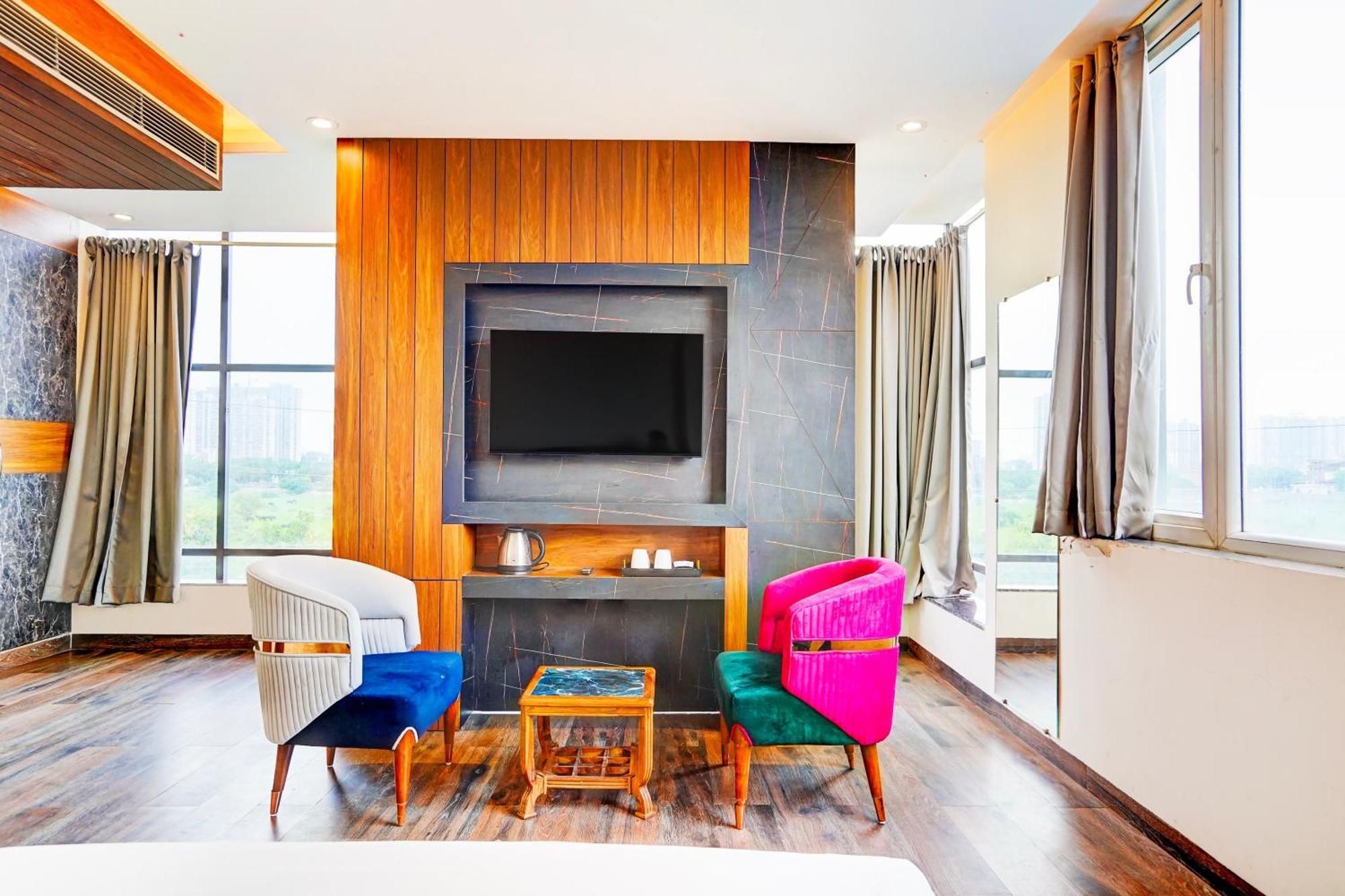 The Frist Collection Hotel New Delhi Exterior photo